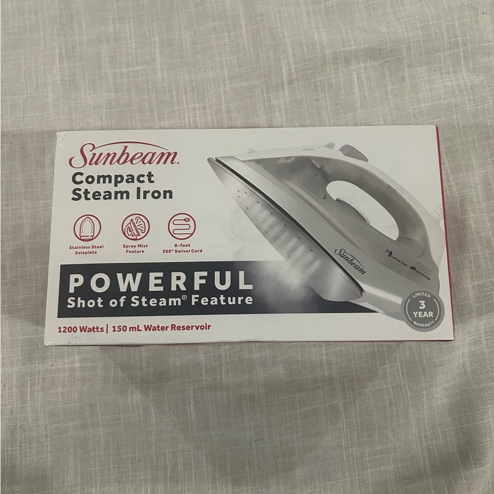 Sunbeam Powerful Steam Iron with Gray and White Design